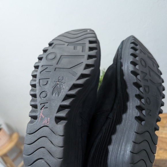 Fly London Women's Yemi902FLY Ankle Boot Bronze/BlackTrack Size 39 - Picture 7 of 10